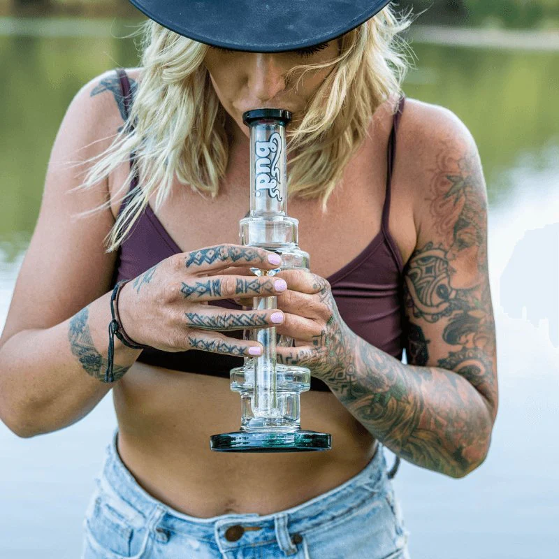 Bud Twisted Inline Percolator Bong 30cm - Image 5