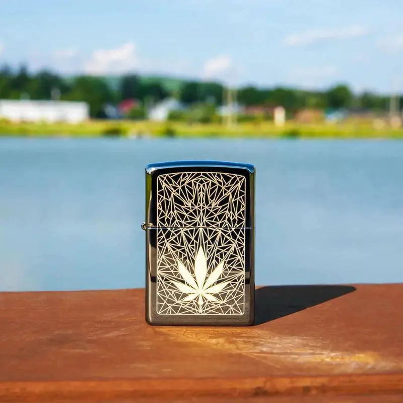 Zippo Cannabis Design Black Ice Lighter - Image 2